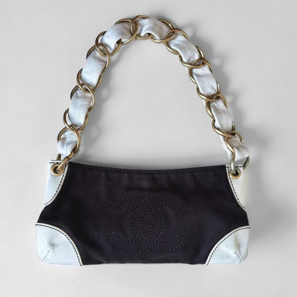 CHANEL 2003 olsen bag